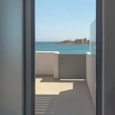 Hh Bay Apartment Logaras